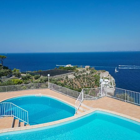 Villaggio Villa Lubrense Маса Лубрензе Екстериор снимка