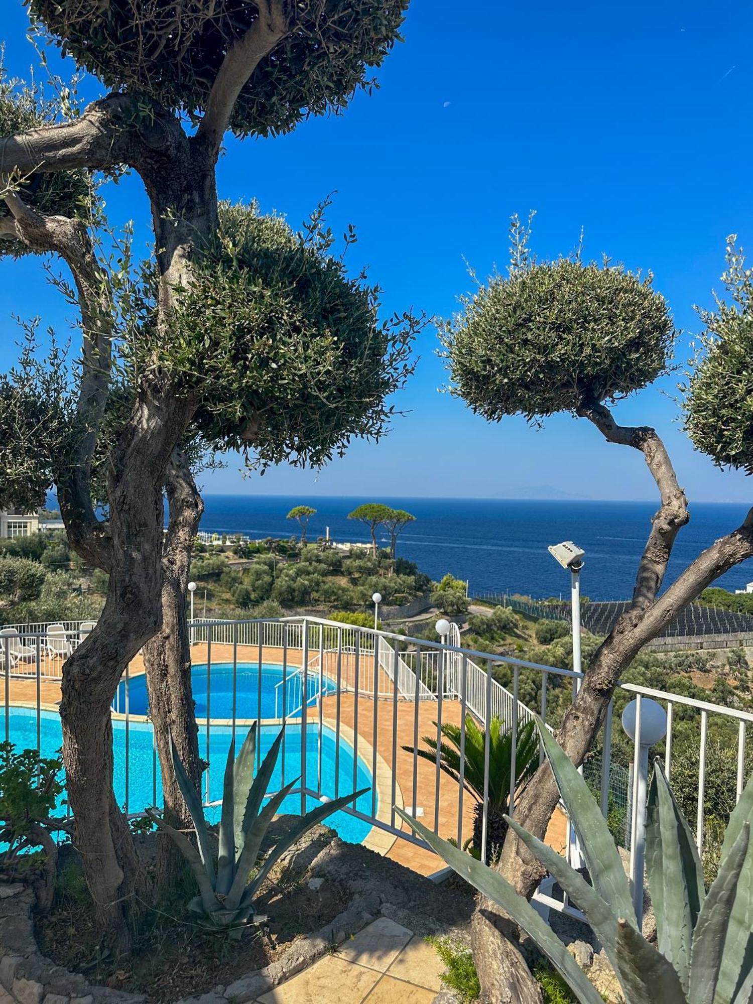 Villaggio Villa Lubrense Маса Лубрензе Екстериор снимка