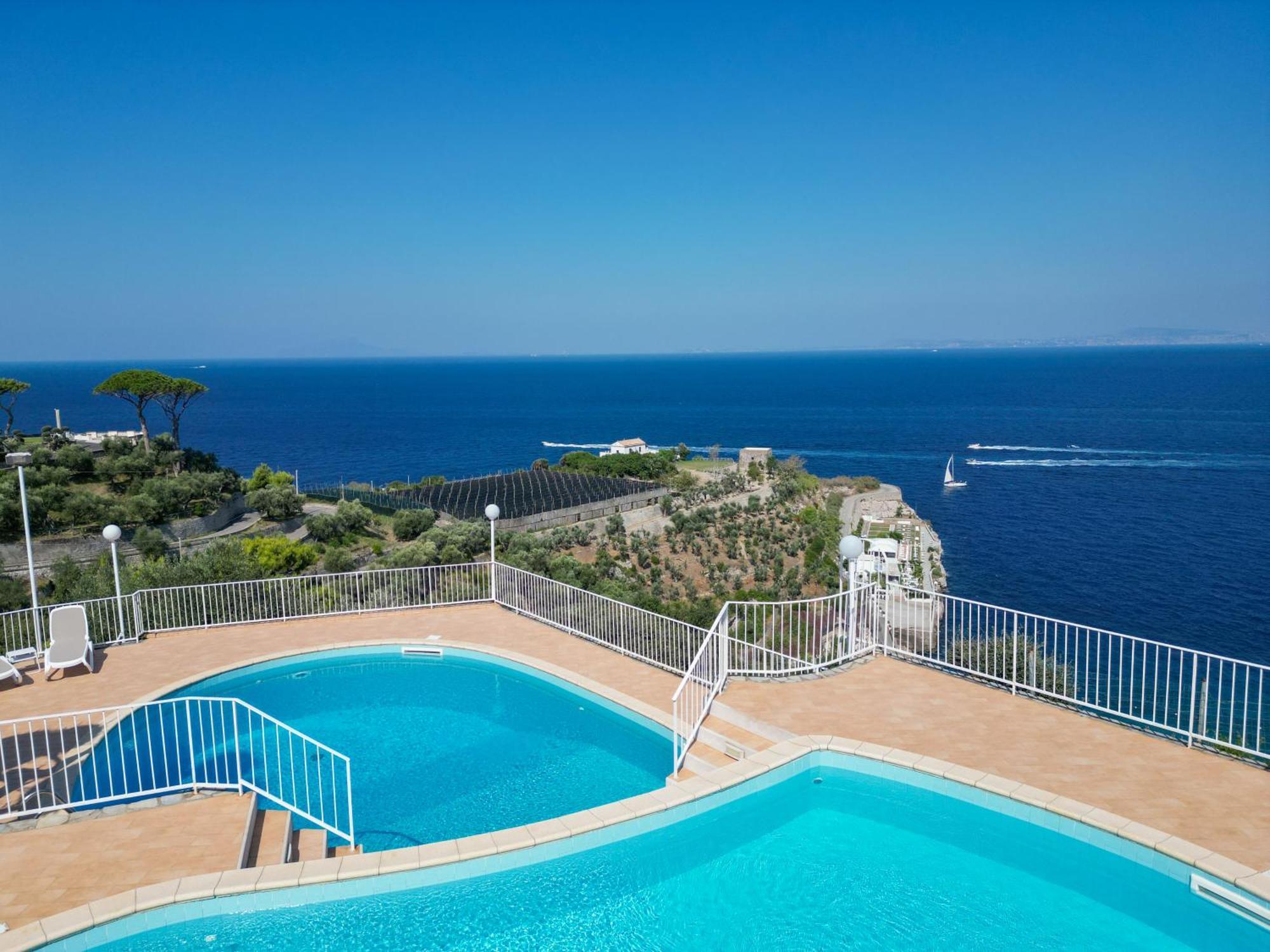 Villaggio Villa Lubrense Маса Лубрензе Екстериор снимка