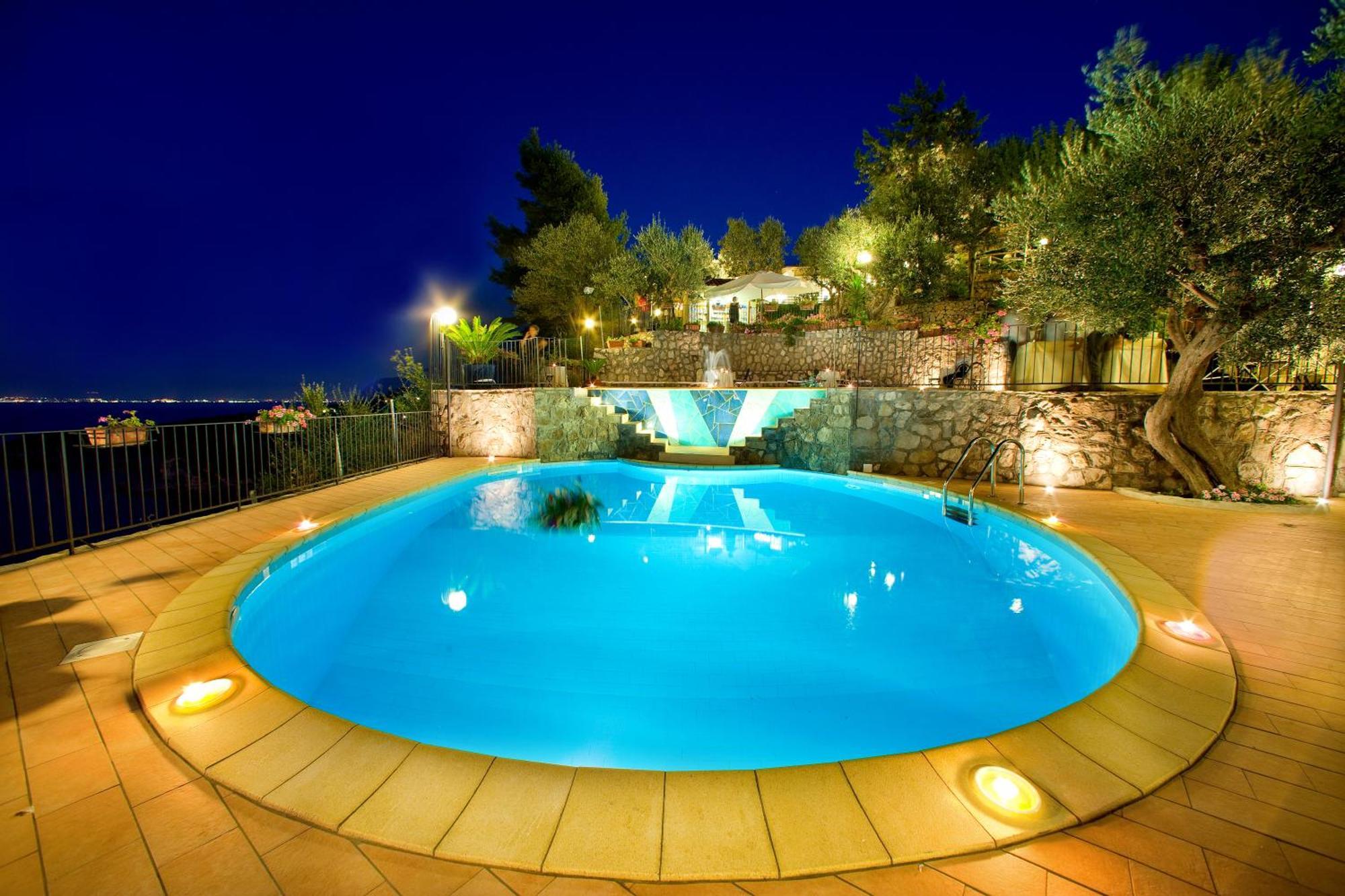 Villaggio Villa Lubrense Маса Лубрензе Екстериор снимка