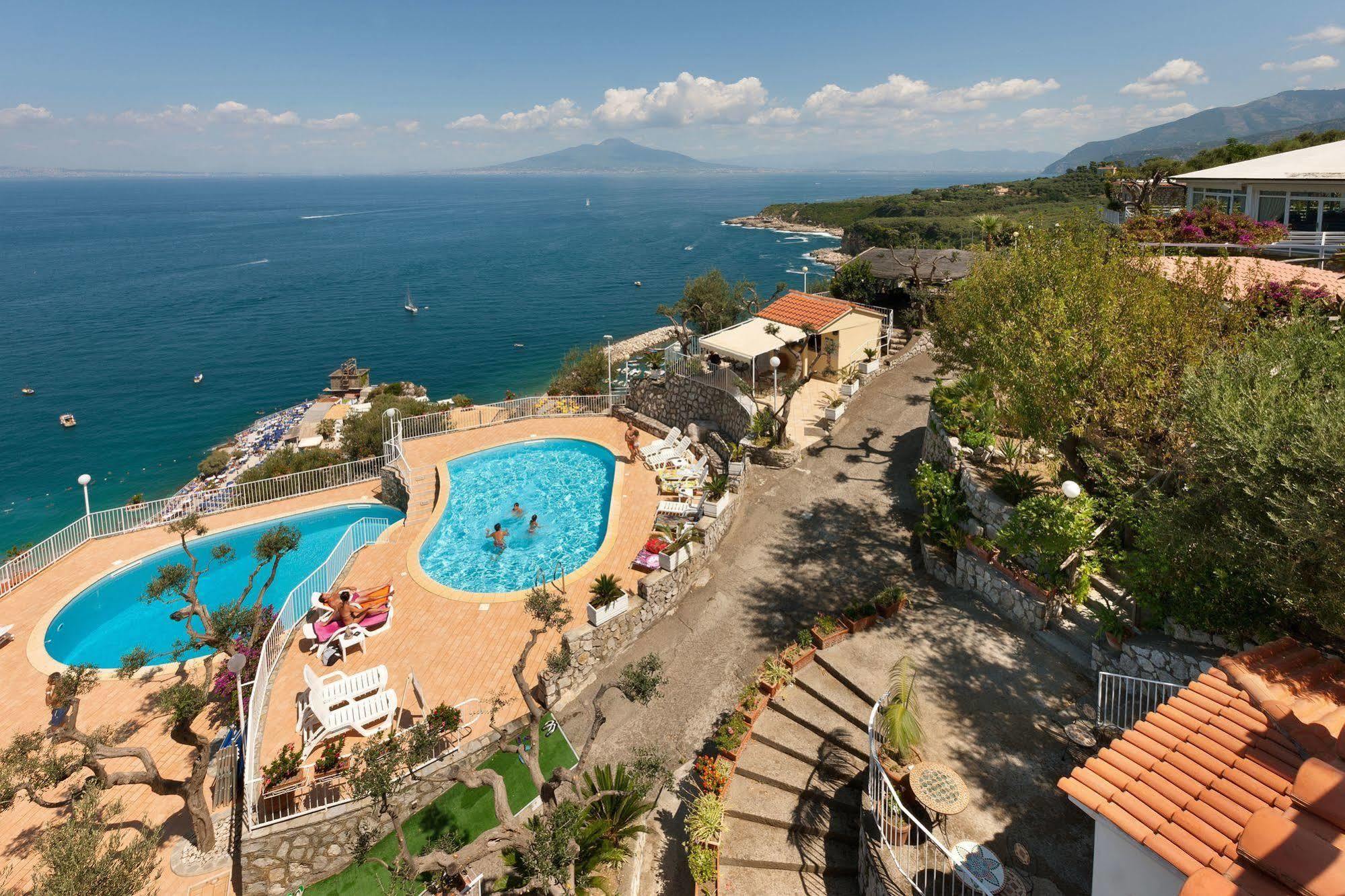 Villaggio Villa Lubrense Маса Лубрензе Екстериор снимка