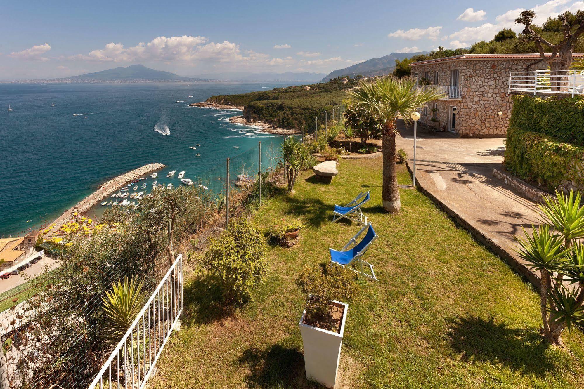 Villaggio Villa Lubrense Маса Лубрензе Екстериор снимка