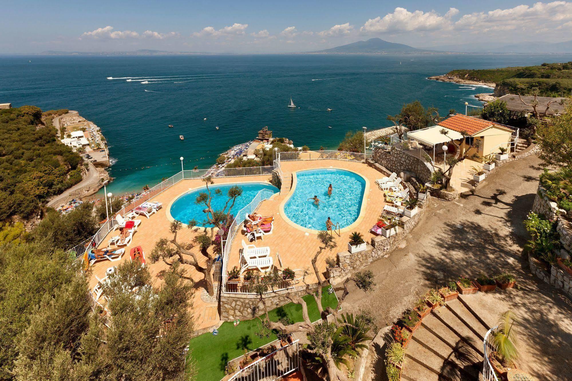 Villaggio Villa Lubrense Маса Лубрензе Екстериор снимка