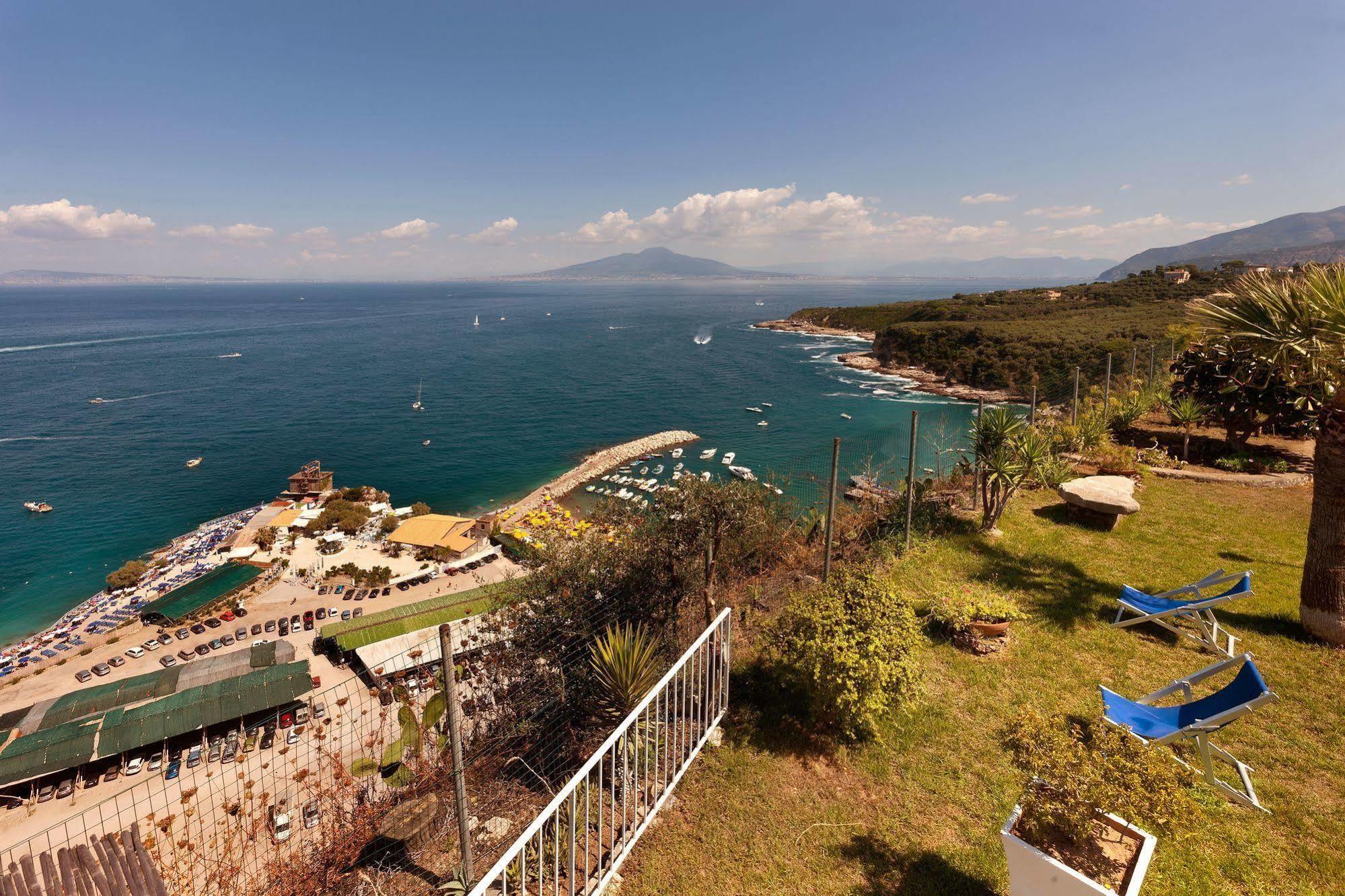 Villaggio Villa Lubrense Маса Лубрензе Екстериор снимка